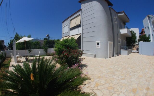 Tiku's Apartments