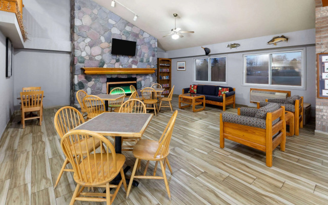 AmericInn by Wyndham Oscoda Near AuSable River