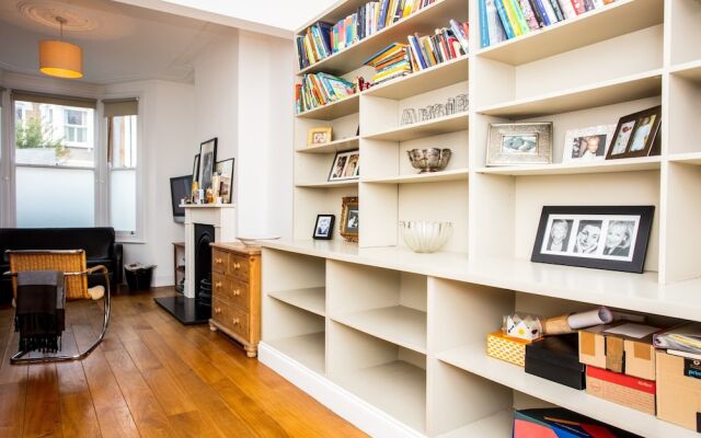 Wonderful 4 Bedroom Home In Kensal Rise