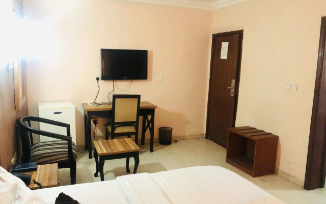 Silver Grandeur Hotel