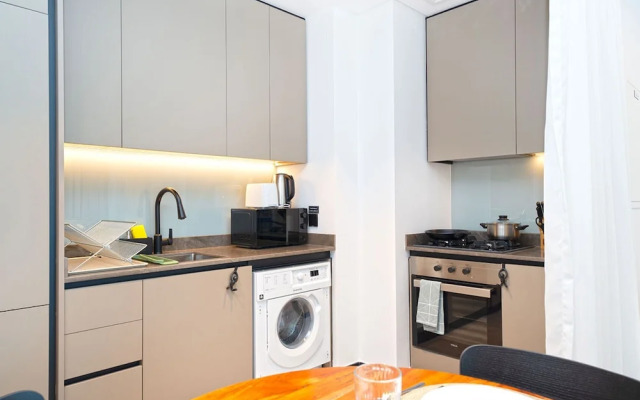 Easygo- Executive 1bdr Northside Busbay