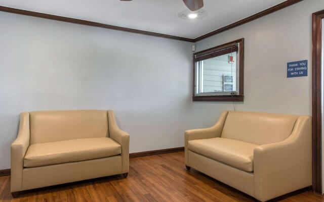 Suburban Studios Lakeland North I-4
