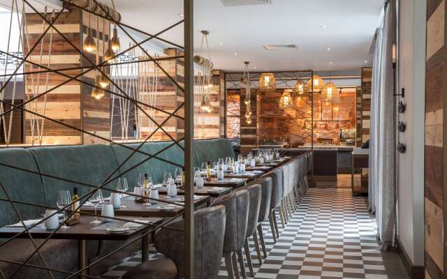 Le Suffren Hotel & Marina