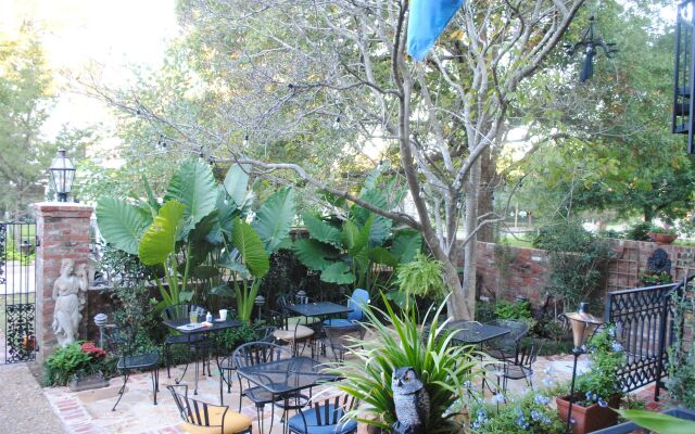 Stay Fairfield - Fairfield Place and Fairfield Manor Bed & Breakfast