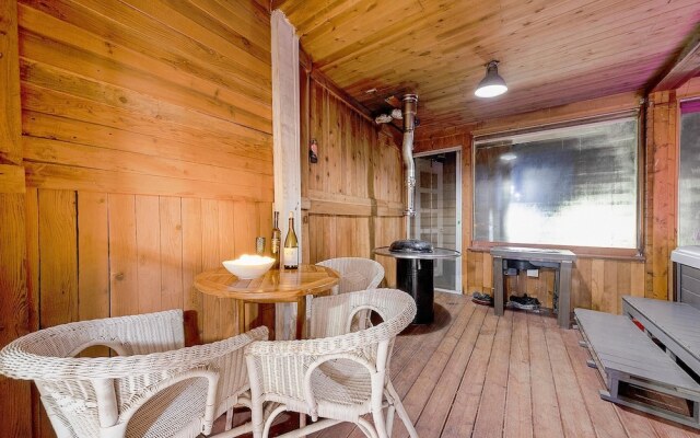 Ganghwa Izba Pension