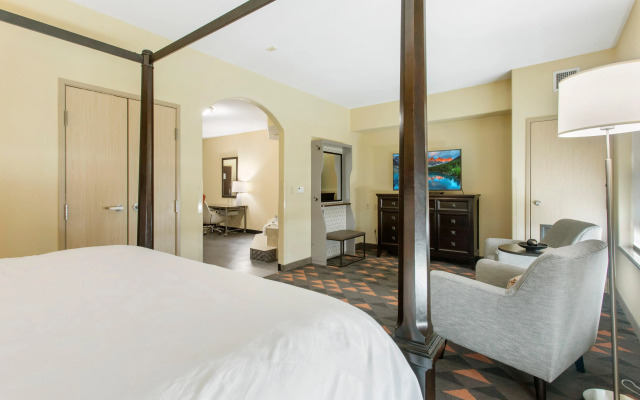 Holiday Inn Hotel & Suites Waco Northwest by IHG