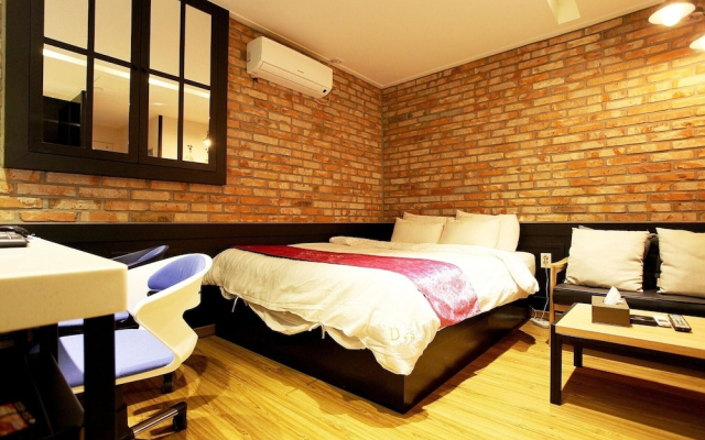 Yeonsinnae D Station