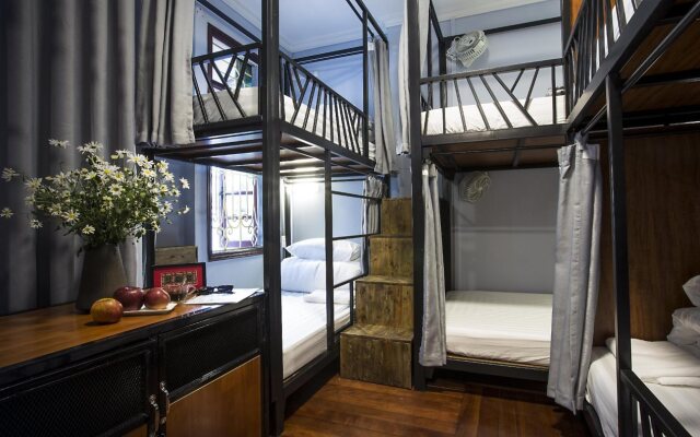 The Chi Novel Hostel – Guest Rooms – Hanoi