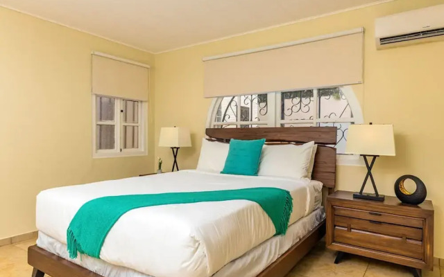 Beautiful 4BR 3BA Villa w Private Pool Jacuzzi