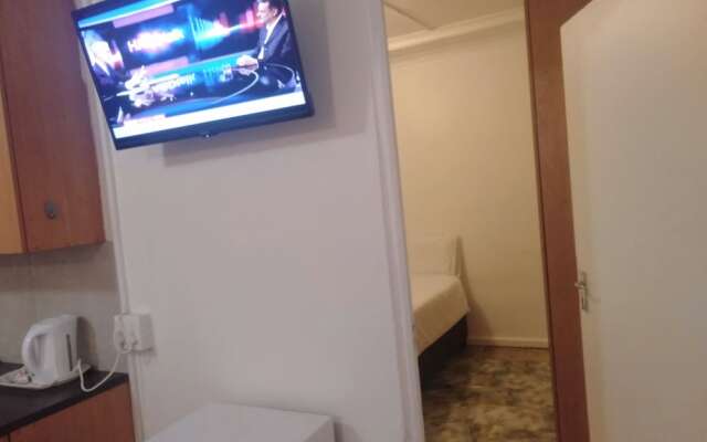 Booked Easy- Guest House -CT Airport