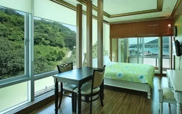 Yeosu Beach Pension