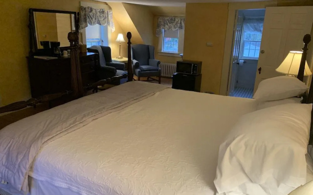 Lovett's Inn and Restaurant