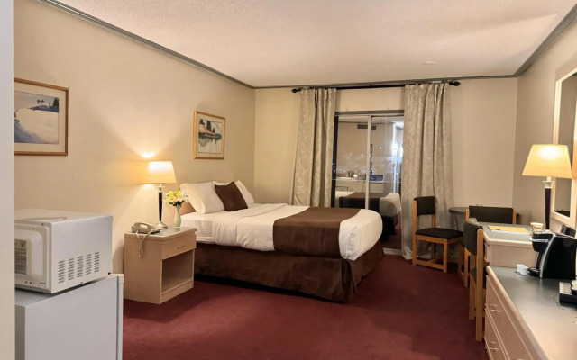 Divya Sutra Plaza and Conference Centre, Vernon, BC