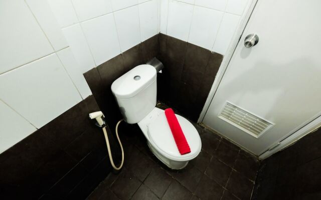 Nice Studio at Green Pramuka Apartment