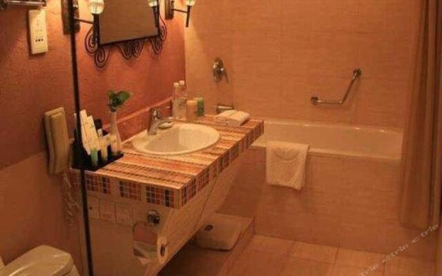 Green Land Hotel