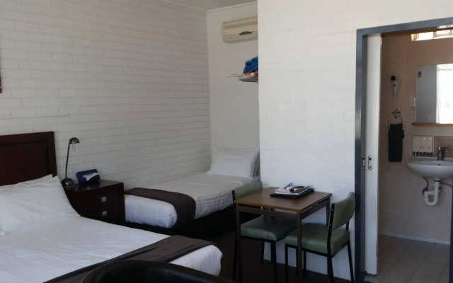 Sun Centre Motel