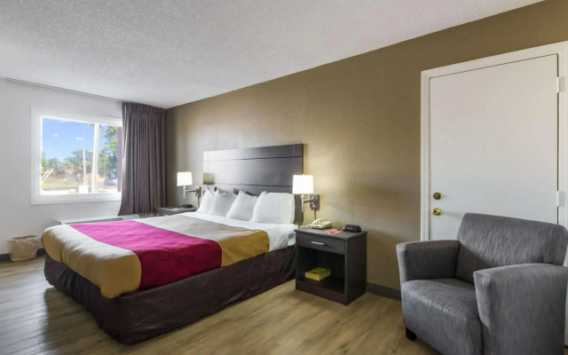 Econo Lodge Little Creek