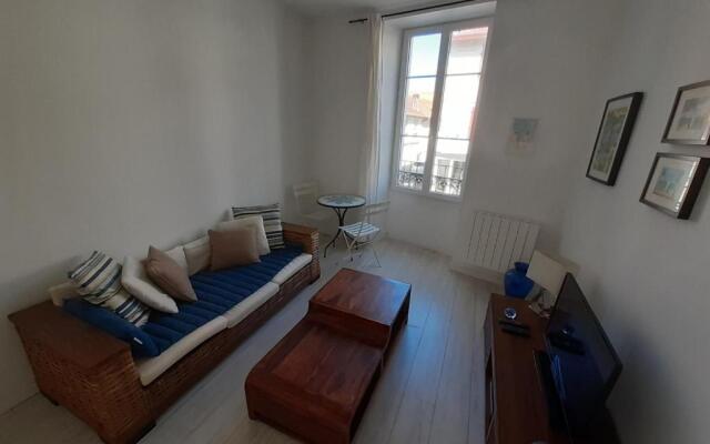 Appartement Biarritz, 1 pièce, 2 personnes - FR-1-239-760