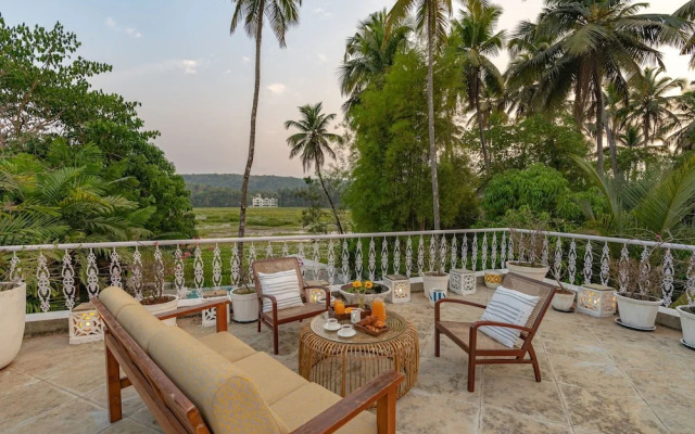 Loto Bianco by Hireavilla -4br w Pvt Pool Siolim
