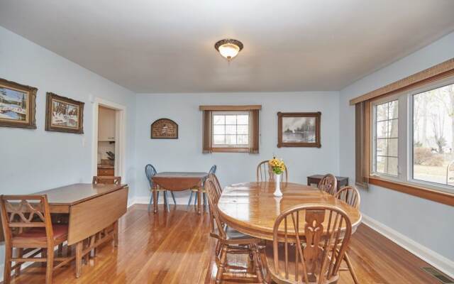 Exclusive Waterfront Beach House Retreat