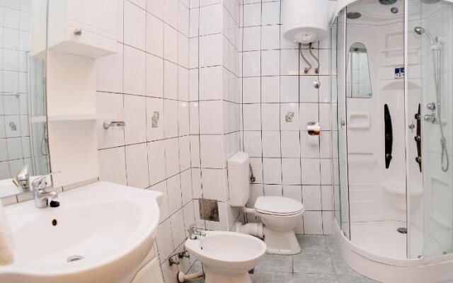 Darijan Apartments