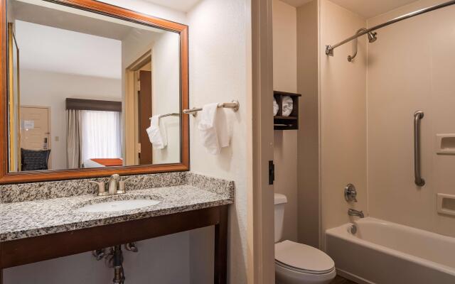 Best Western Colonial Inn