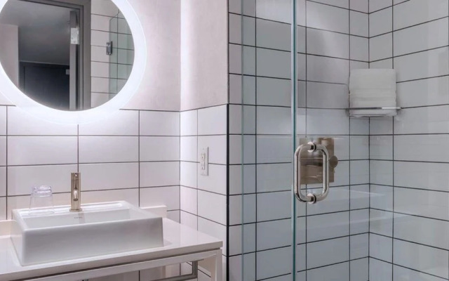 Roomza Times Square at Pestana CR7