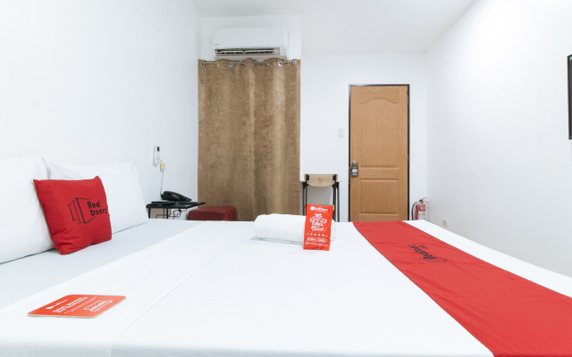 RedDoorz @ San Antonio Makati