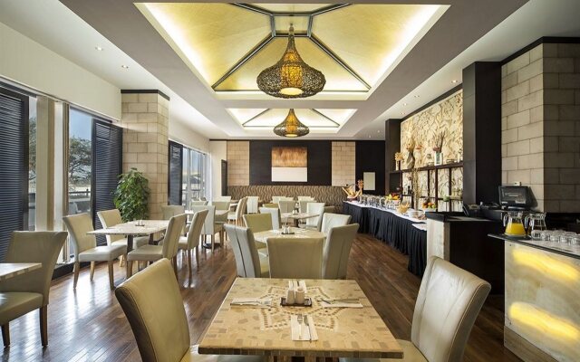 Отель Park Apartments Dubai, an Edge by Rotana