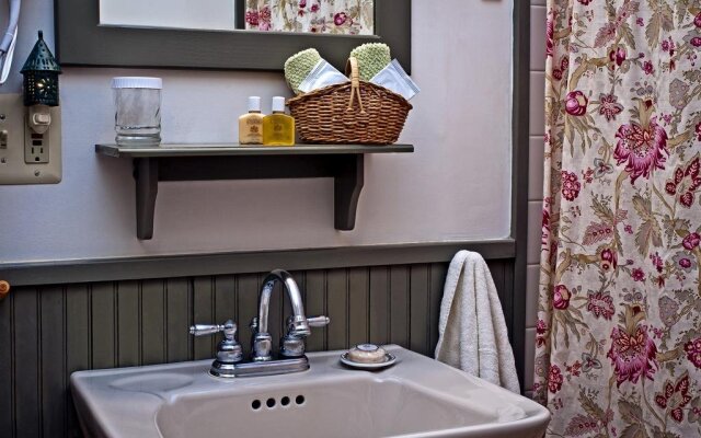 Inn at Silver Maple Farm