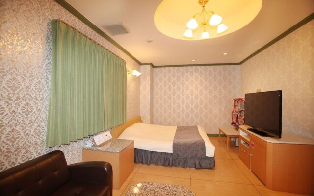 Happy Kiss - Adults Only