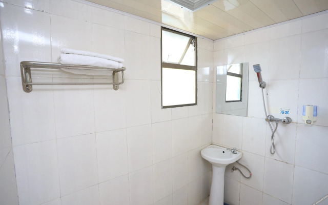 Baoshi Hostel
