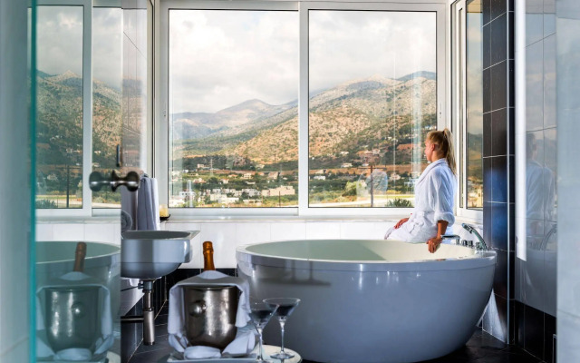 Hotel Matheo Villas & Suites