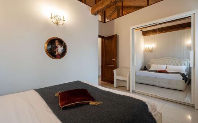 Grand Palace Apartments