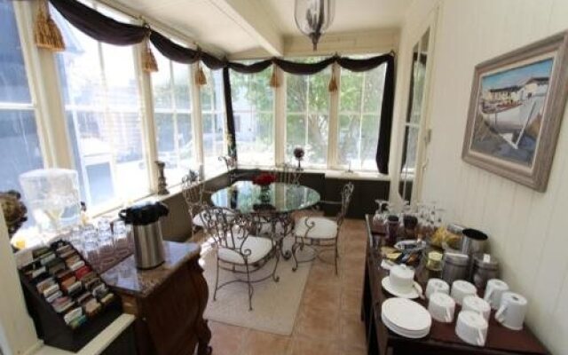 The Rendell Shea Manor