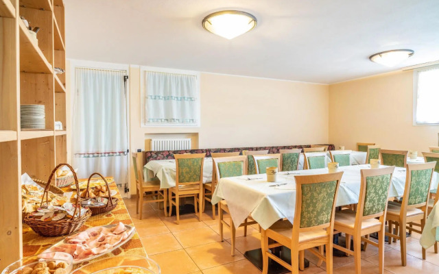Garni Maria