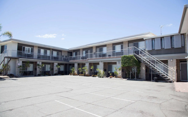 Tropicana Motel