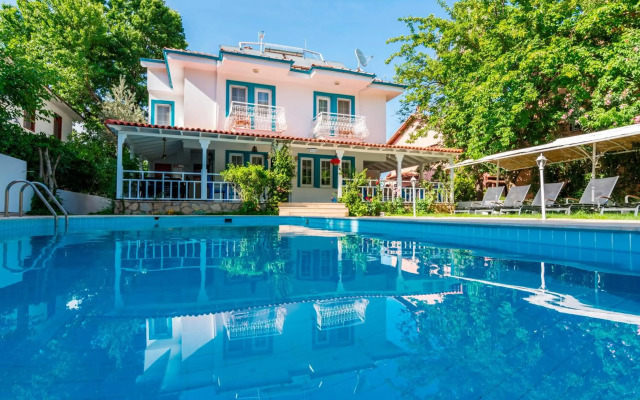 Calypso Cozy Suites