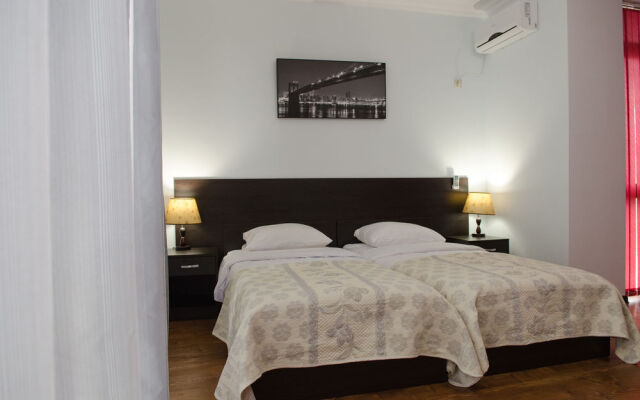 Apart-hotel Mirniy