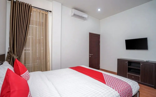 Oyo 932 Griya Mas Residence Syariah