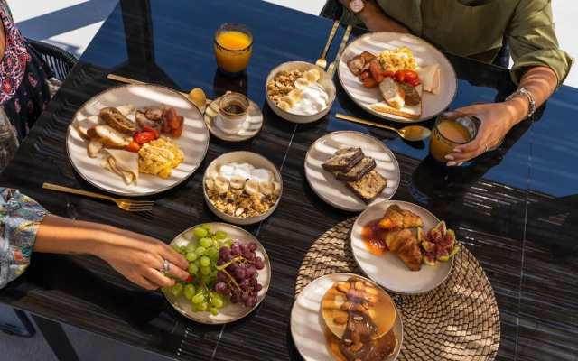 Lavadoze Luxury Suites - Adults only