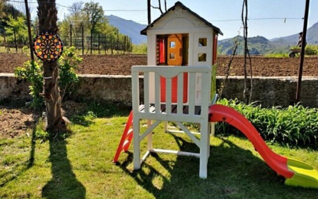 Sunflower House With a Pool and Large Garden