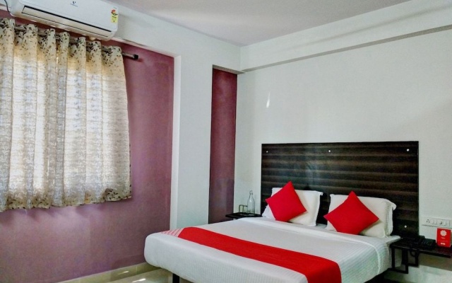 OYO 10525 Varcity Abra Madiwala