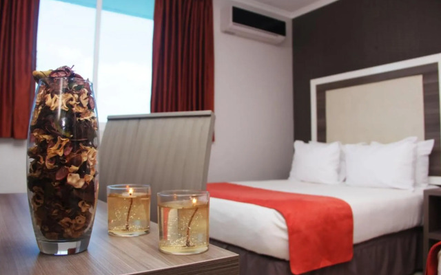 Hotel Bahia Suites