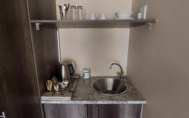 DeLutz Overnight Accommodation Room 2