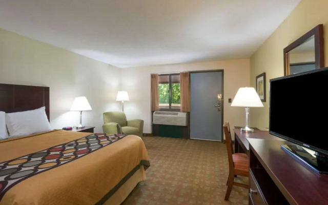 Super 8 White River Junction