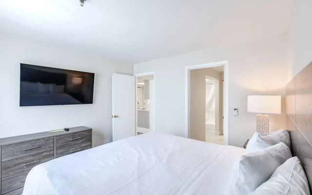 Grand Shores West