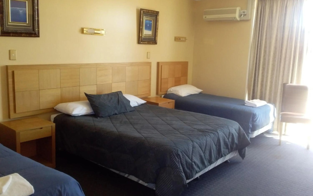 Desert Sand Motor Inn – Guest Rooms – Broken Hill