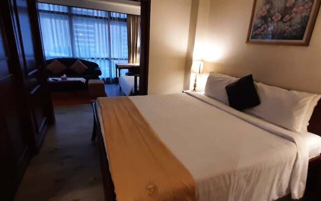 Times Square by Rihanna Service Suite