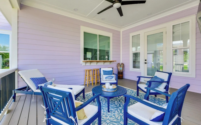 Walk to Pass Christian Beach: Stunning Family Home